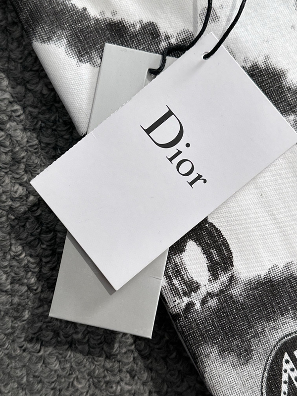 ブランドTシャツ角部分ディテール